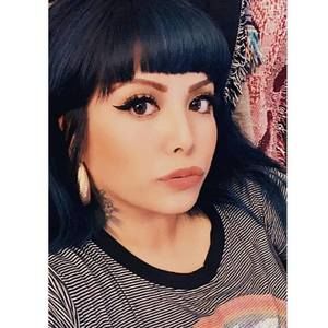 Meet your Posher, Desiree